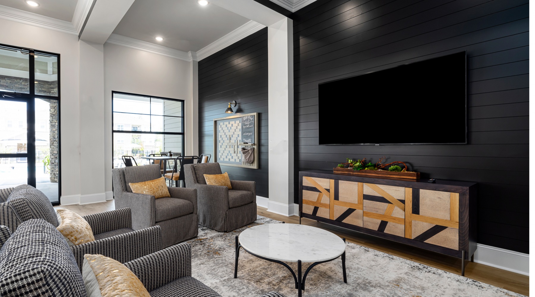 seating area with tv